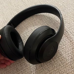 Beats Bluetooth wireless headphone. Gently used in excellent condition.